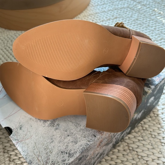 New size 6 ladies booties - Picture 7 of 9